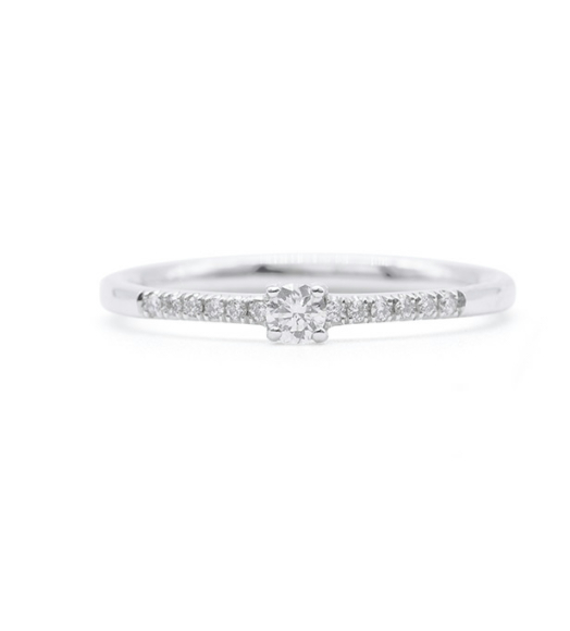 Anillo brillante central y...